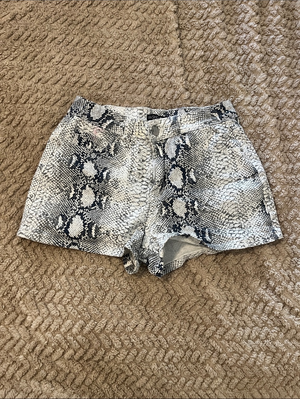 Fashion Nova Snake-Print Jean Shorts in Black and White